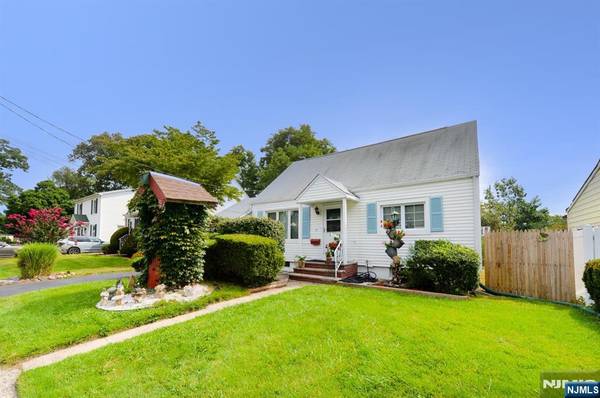 17 S Paula DR, Bergenfield, NJ 07621
