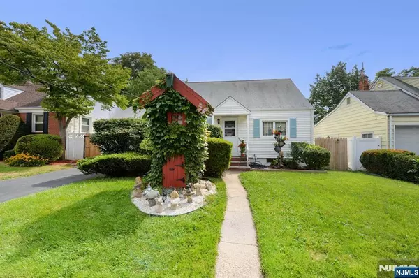 Bergenfield, NJ 07621,17 S Paula DR