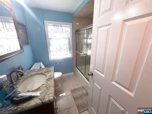 West Orange, NJ 07052,8 Lenox TER