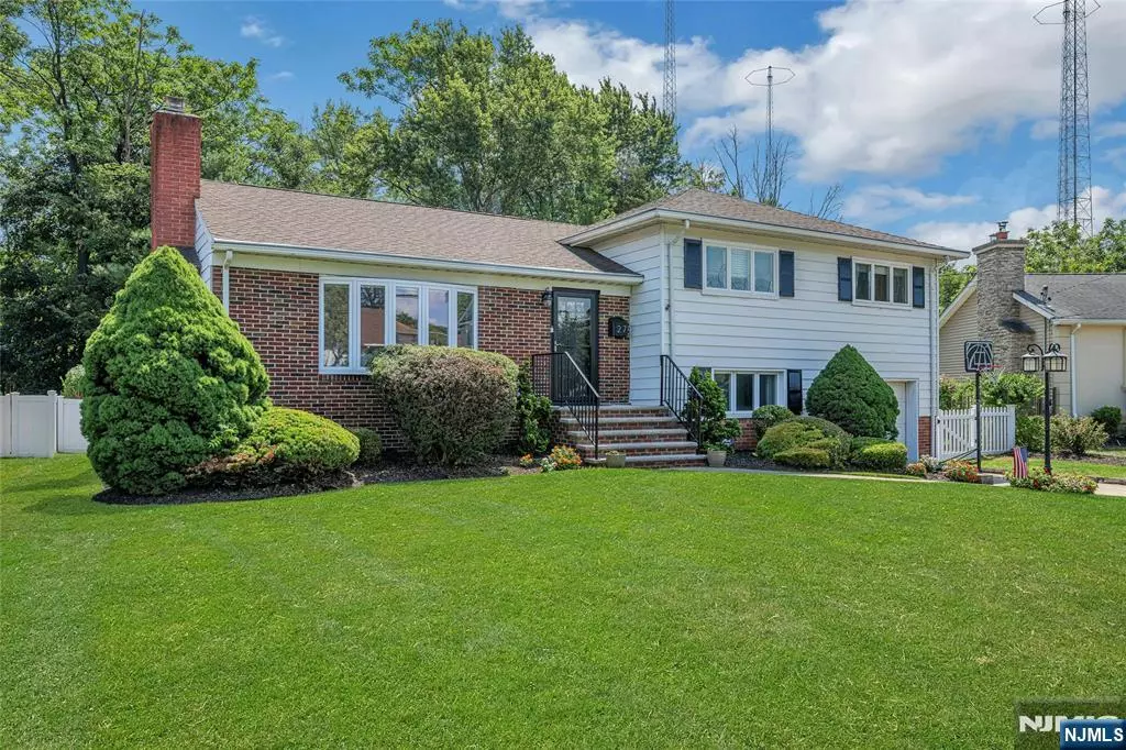 Clifton, NJ 07013,27 Earnshaw PL