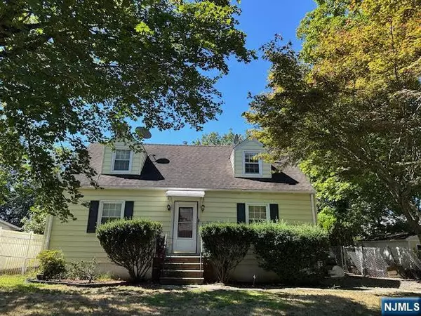 31 Oak ST, Oakland, NJ 07436