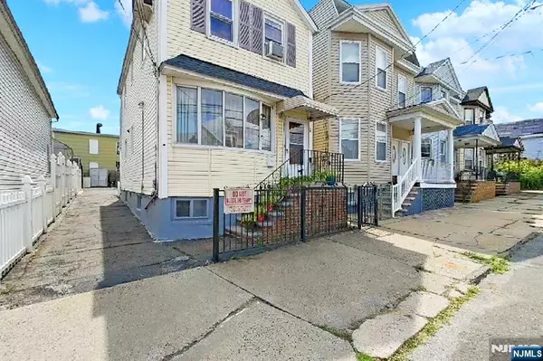 Kearny, NJ 07032,160 Tappan ST