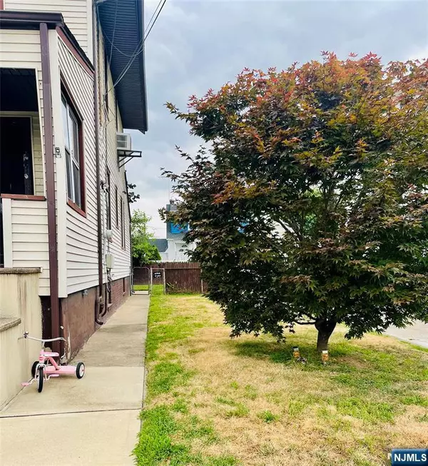Paterson, NJ 07502,28 Arlington AVE