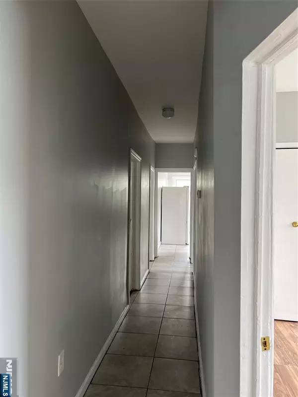 East Orange, NJ 07018,498 Norwood ST #2