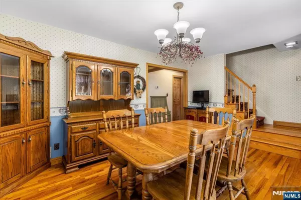 Rutherford, NJ 07070,106 Hobart AVE