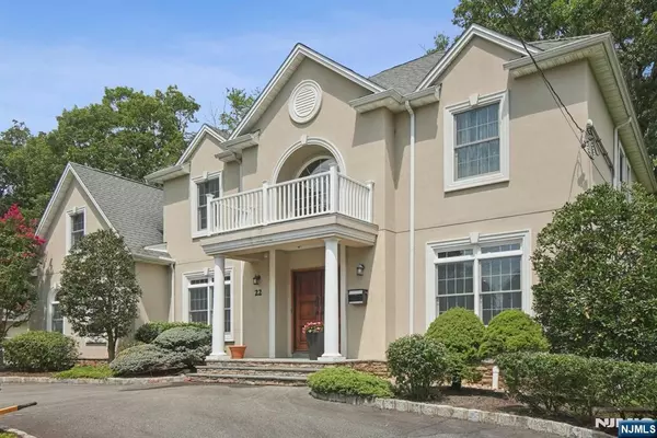 22 S Symington AVE, Livingston, NJ 07039