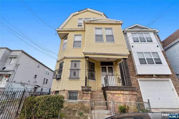 54 N 5th ST, Newark, NJ 07107