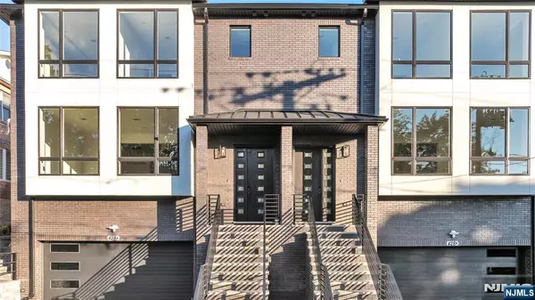 Palisades Park, NJ 07650,428 6th ST #B