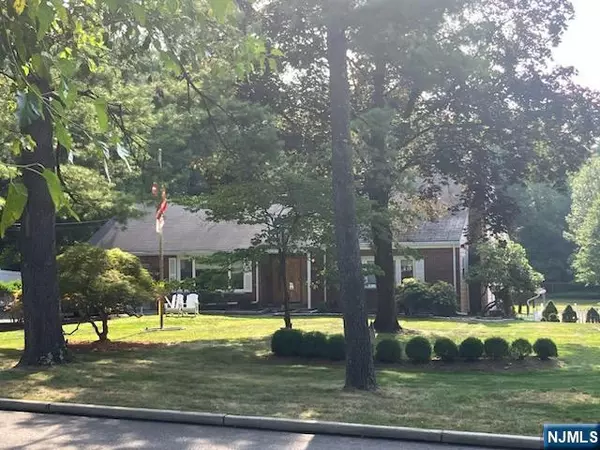 180 West ST, Closter, NJ 07624