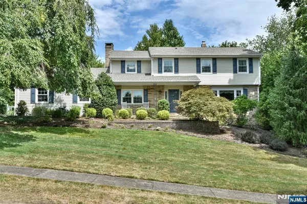 20 Pleasantview DR, North Haledon, NJ 07508