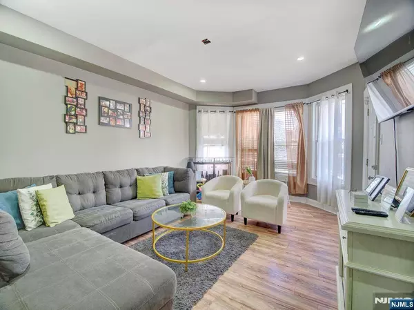 Paterson, NJ 07513,1026-1028 E 22nd ST