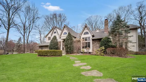 717 Ashmont RD, Franklin Lakes, NJ 07417
