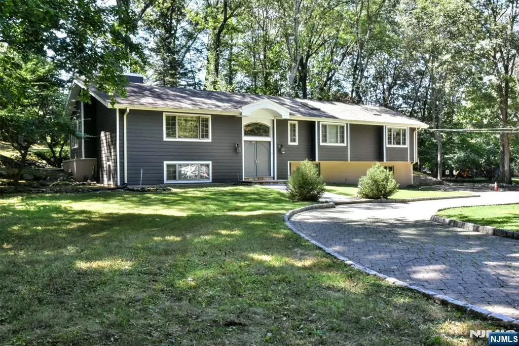 Franklin Lakes, NJ 07417,692 High Mountain RD