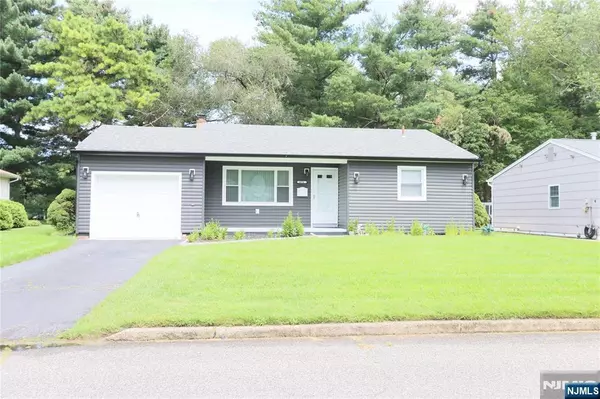 1074 Edgebrook DR, Toms River, NJ 08757