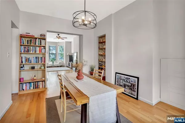 Jersey City, NJ 07305,94 Kearney AVE