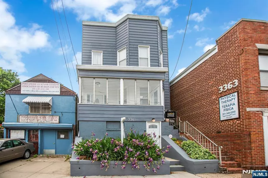 3361 John F Kennedy, Jersey City, NJ 07307