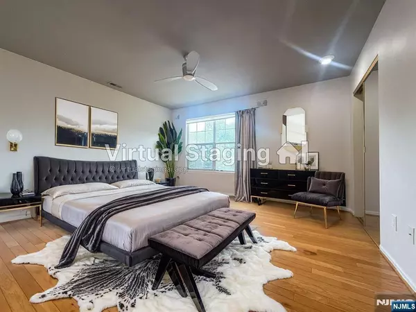 1434 Westgate DR, Fort Lee, NJ 07024
