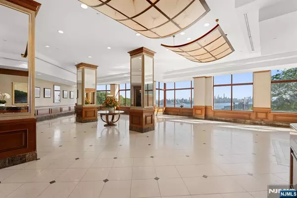 Fort Lee, NJ 07024,100 Old Palisade RD #3311