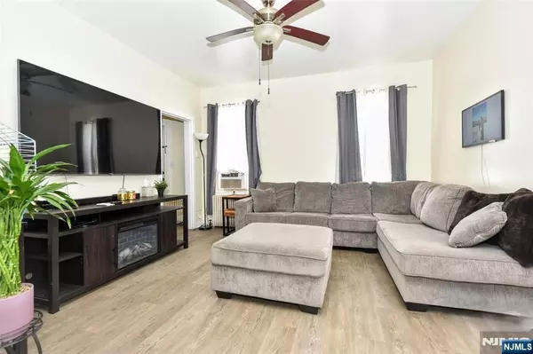 Hawthorne, NJ 07506,50 13th ST