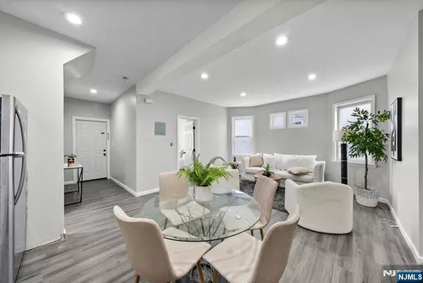 Jersey City, NJ 07305,23 Bayview AVE