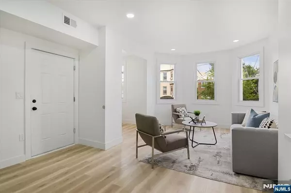 Newark, NJ 07108,145 Ridgewood AVE