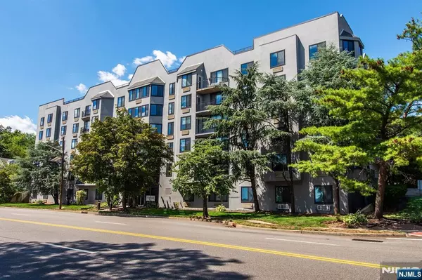115 Polifly RD #3D, Hackensack, NJ 07601