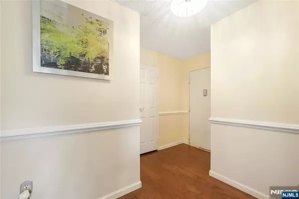 Hackensack, NJ 07601,307 Prospect AVE #9A