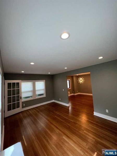 156 Washington PL, Ridgewood, NJ 07450