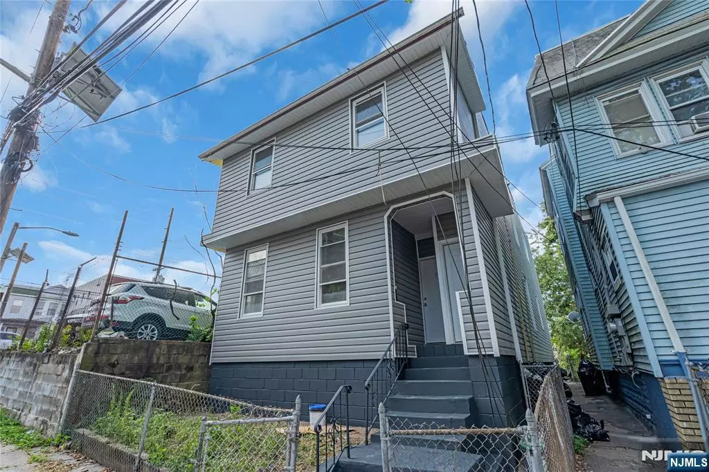 Irvington, NJ 07111,9 Highland TER