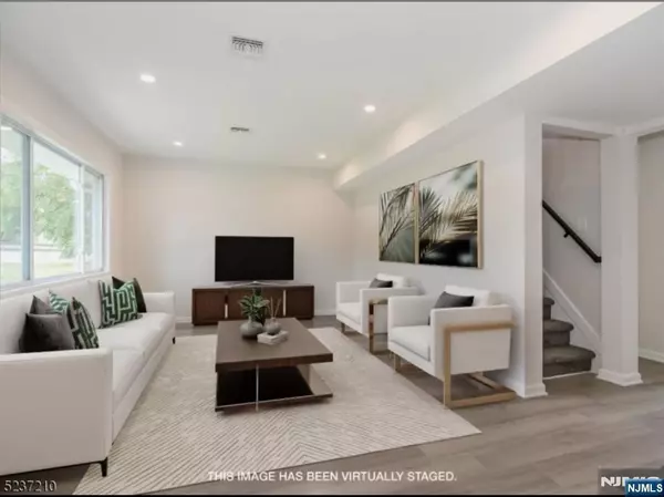 Wayne, NJ 07470,1086 Valley RD