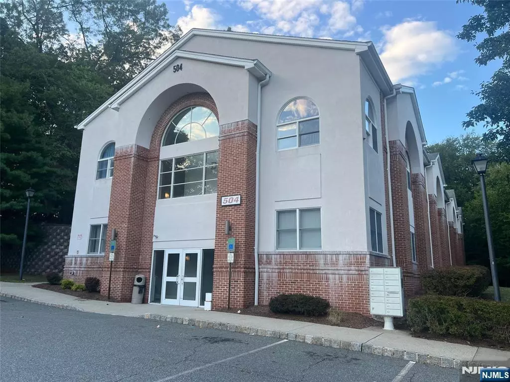 Wayne, NJ 07470,504 Hamburg TPKE #102B