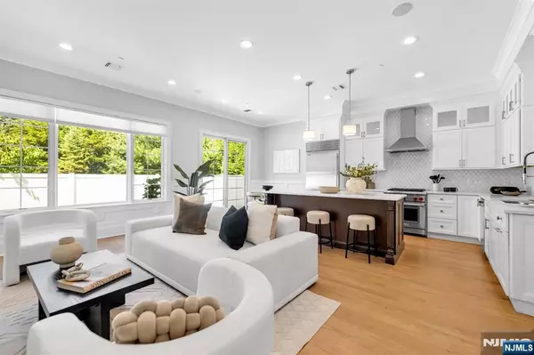 13 Gabriel CT #13, Paramus, NJ 07652