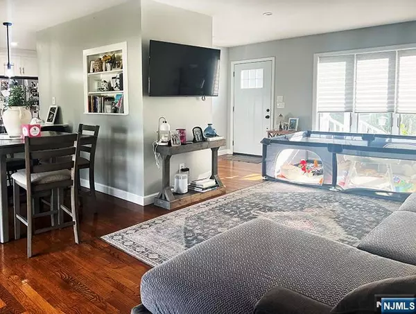 Montvale, NJ 07645,18 Hillside TER