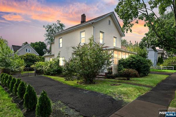 25 Riverview AVE, Rutherford, NJ 07070