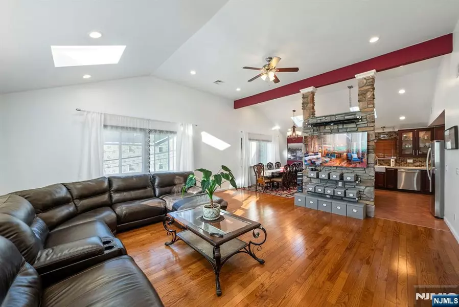 320-322 Dixon AVE, Paterson, NJ 07501