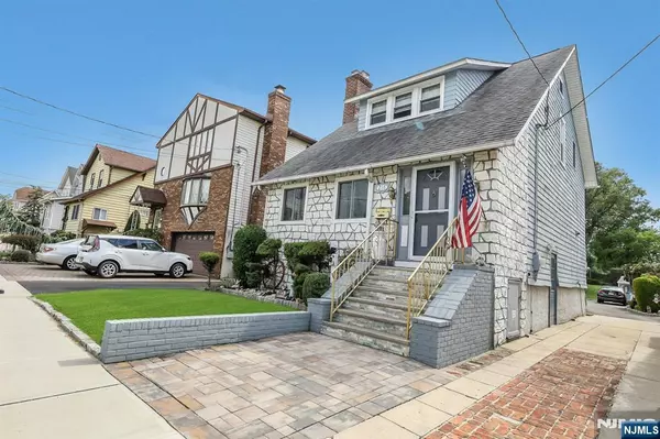 Lyndhurst, NJ 07071,218 Court AVE