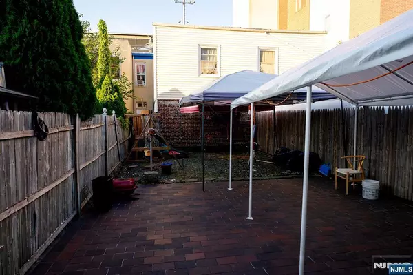 Union City, NJ 07087,808 23rd ST