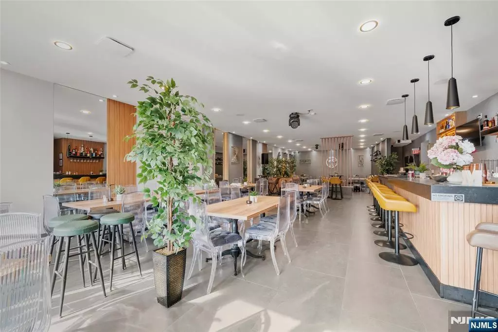 Cliffside Park, NJ 07010,526 Anderson AVE