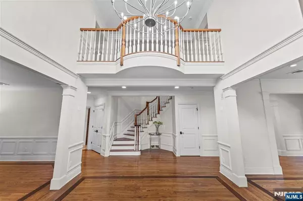 Demarest, NJ 07627,6 Lauren Pond CT