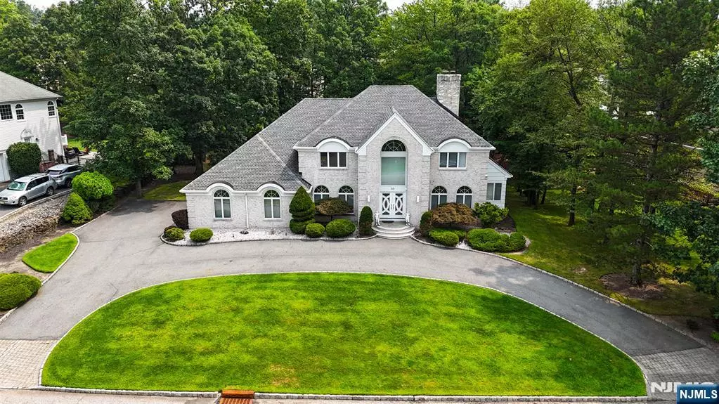 Cedar Grove, NJ 07009,99 Eileen DR