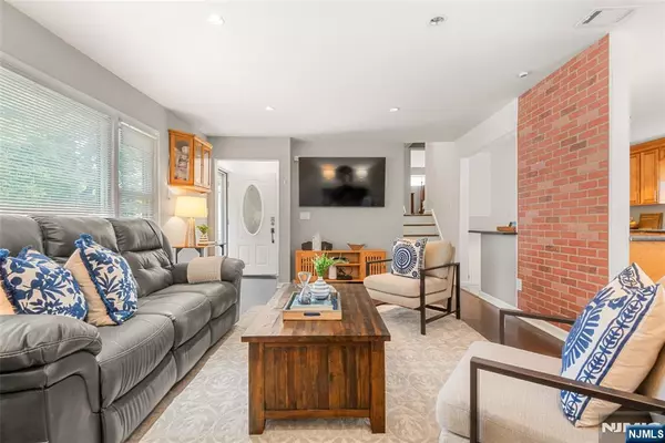 West Orange, NJ 07052,4 Rosemont CT