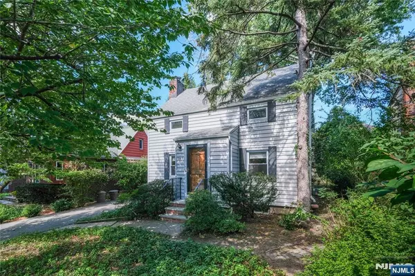 141 Moore AVE, Leonia, NJ 07605