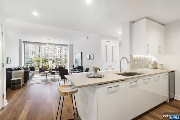 Weehawken, NJ 07086,1200 Ave At Port Imperial ##520