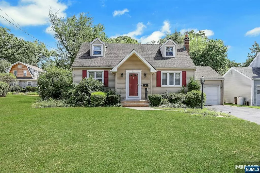 Hawthorne, NJ 07506,115 Ruth AVE