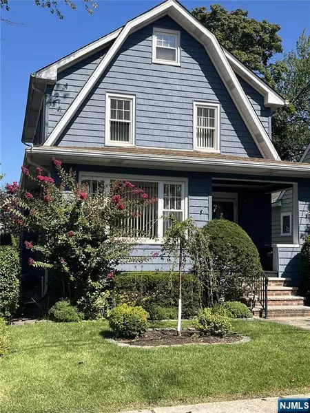 48 W Linden AVE, Dumont, NJ 07628