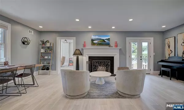 Montclair, NJ 07042,21 Melrose PL