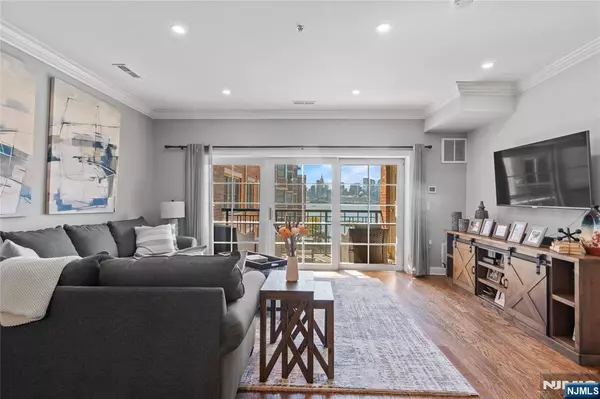 22 Ave At Port Imperial #417, West New York, NJ 07093