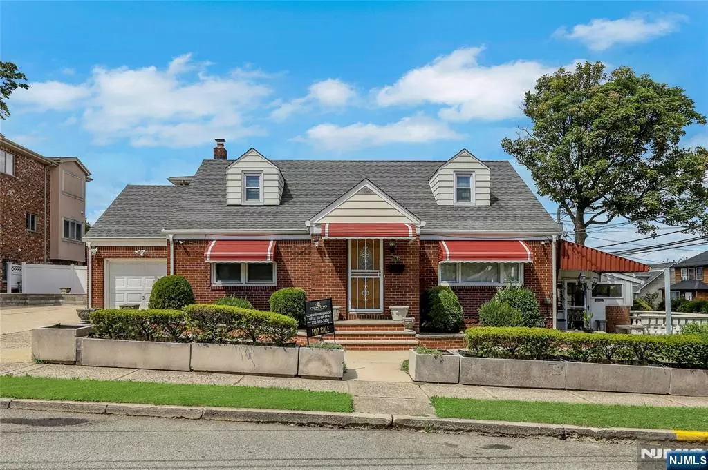 Palisades Park, NJ 07650,345 Roff AVE