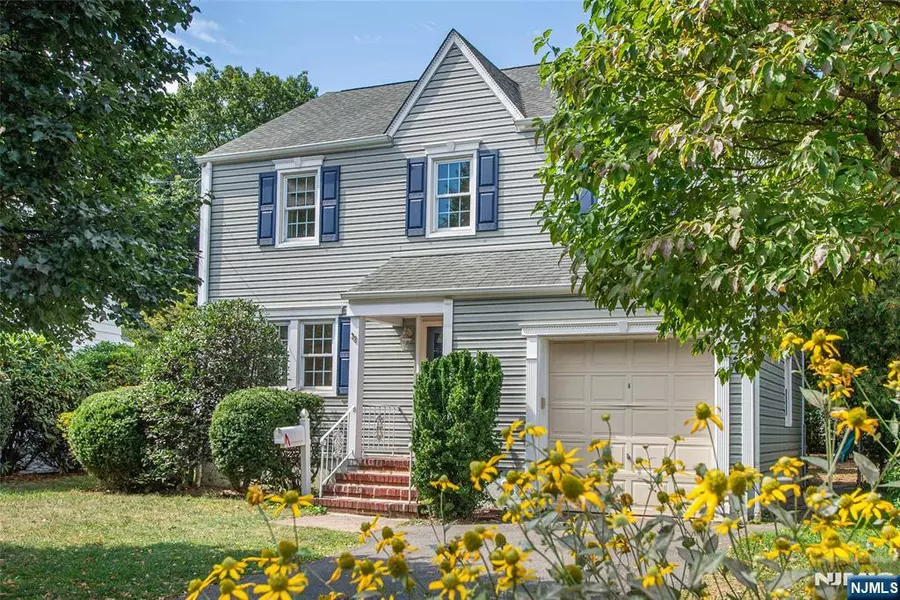 32 Hyde RD, Bloomfield, NJ 07003