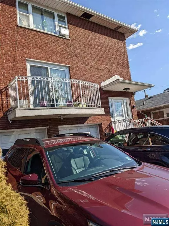 Fairview, NJ 07022,289 Desoto PL